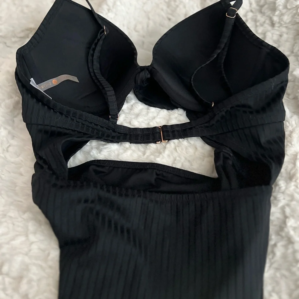 Shade & Shore Black One Peice Swimsuit - Picture 4 of 5